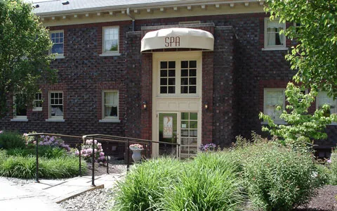 Traditions Hotel & Spa