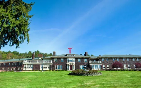 Traditions Hotel & Spa