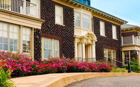 Traditions Hotel & Spa