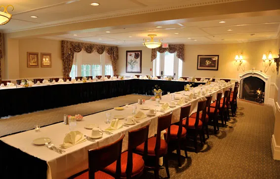 Traditions Hotel & Spa Dining