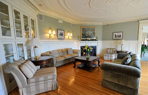 Traditions Hotel & Spa Rooms & Suites